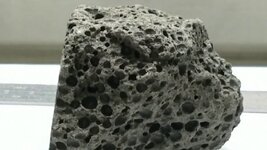 NASA-to-share-its-lunar-rocks-collection-with-the-wide-public.jpg