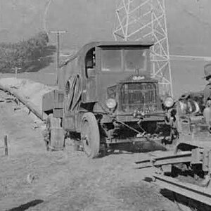 Industrial Use of Caterpillar Tractors (1926)
