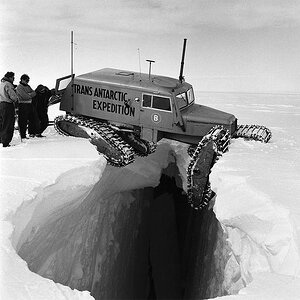 Antarctic track machine