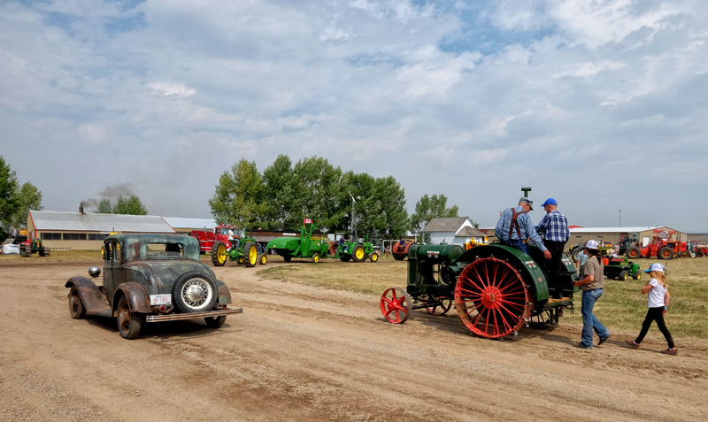 Classic Cars & Tractors